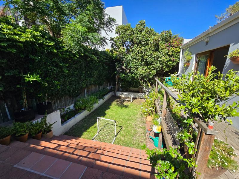 4 Bedroom Property for Sale in Vredehoek Western Cape
